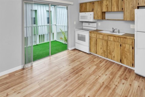 Condominio en venta en Pinellas Park, Florida, 2 dormitorios, 68.75 m2 № 1295448 - foto 24