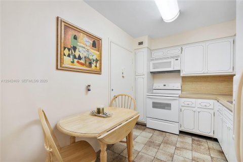 Copropriété à vendre à Miami Beach, Floride: 1 chambre, 88.26 m2 № 2243648 - photo 16