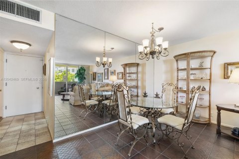 Copropriété à vendre à Miami Beach, Floride: 1 chambre, 88.26 m2 № 2243648 - photo 10