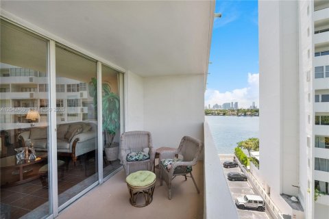 Copropriété à vendre à Miami Beach, Floride: 1 chambre, 88.26 m2 № 2243648 - photo 23