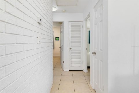 Commercial property in Sarasota, Florida 10 bedrooms, 398.64 sq.m. № 2102425 - photo 27