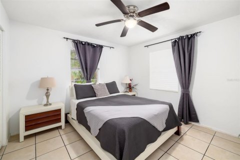 Commercial property in Sarasota, Florida 10 bedrooms, 398.64 sq.m. № 2102425 - photo 19