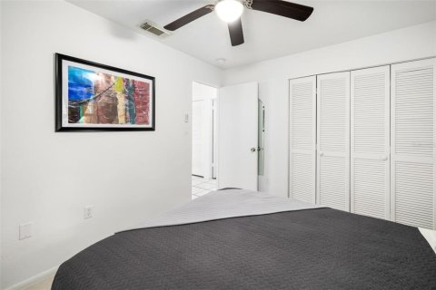 Commercial property in Sarasota, Florida 10 bedrooms, 398.64 sq.m. № 2102425 - photo 21
