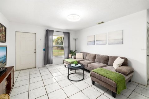 Commercial property in Sarasota, Florida 10 bedrooms, 398.64 sq.m. № 2102425 - photo 4