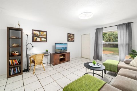 Commercial property in Sarasota, Florida 10 bedrooms, 398.64 sq.m. № 2102425 - photo 5