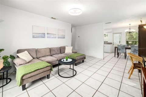 Commercial property in Sarasota, Florida 10 bedrooms, 398.64 sq.m. № 2102425 - photo 6