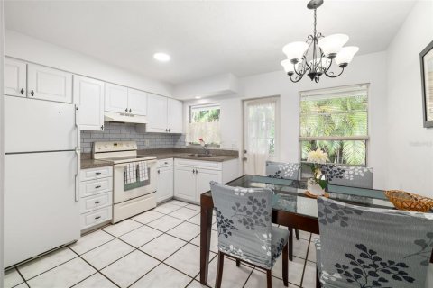 Commercial property in Sarasota, Florida 10 bedrooms, 398.64 sq.m. № 2102425 - photo 7