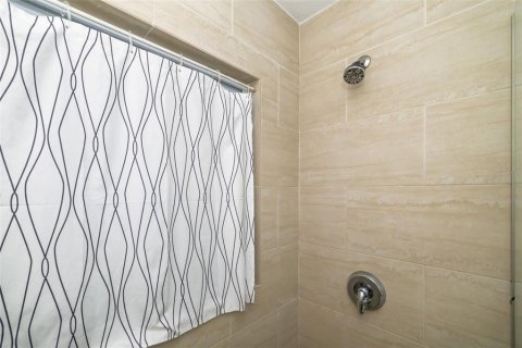 Commercial property in Sarasota, Florida 10 bedrooms, 398.64 sq.m. № 2102425 - photo 18