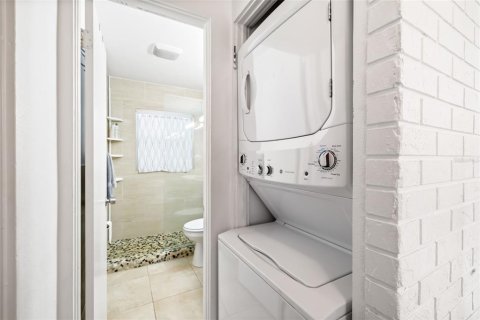 Commercial property in Sarasota, Florida 10 bedrooms, 398.64 sq.m. № 2102425 - photo 22