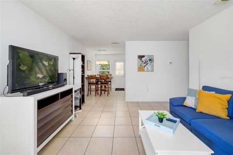 Commercial property in Sarasota, Florida 10 bedrooms, 398.64 sq.m. № 2102425 - photo 28