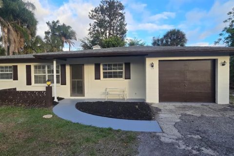 House in Venice, Florida 2 bedrooms, 102.29 sq.m. № 2121522