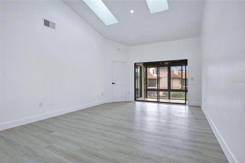 Townhouse in Orlando, Florida 2 bedrooms, 99.41 sq.m. № 2323221 - photo 12