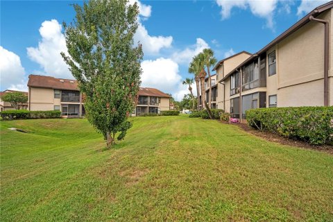 Townhouse in Orlando, Florida 2 bedrooms, 99.41 sq.m. № 2323221 - photo 27