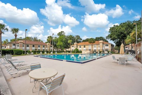 Townhouse in Orlando, Florida 2 bedrooms, 99.41 sq.m. № 2323221 - photo 30
