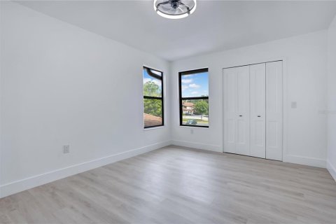 Townhouse in Orlando, Florida 2 bedrooms, 99.41 sq.m. № 2323221 - photo 17