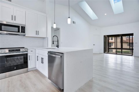 Townhouse in Orlando, Florida 2 bedrooms, 99.41 sq.m. № 2323221 - photo 3