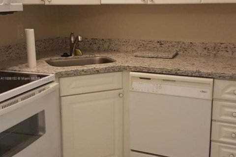 Condo in Coral Springs, Florida, 2 bedrooms  № 1932764 - photo 4