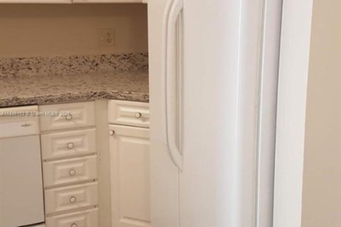 Condo in Coral Springs, Florida, 2 bedrooms  № 1932764 - photo 3