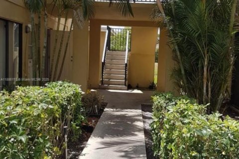 Condo in Coral Springs, Florida, 2 bedrooms  № 1932764 - photo 2