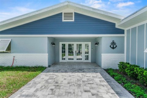 House in Crystal River, Florida 3 bedrooms, 227.24 sq.m. № 1866312 - photo 12