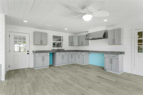 House in Crystal River, Florida 3 bedrooms, 227.24 sq.m. № 1866312 - photo 22