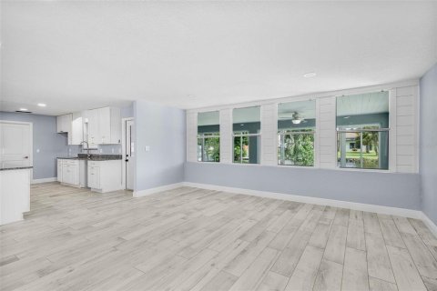 House in Crystal River, Florida 3 bedrooms, 227.24 sq.m. № 1866312 - photo 26