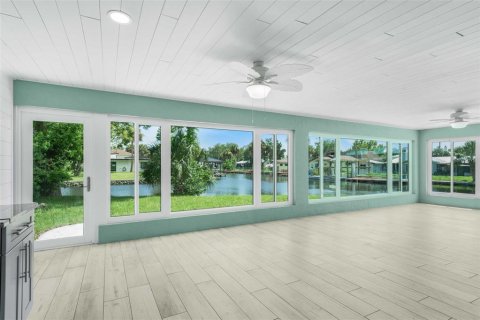 House in Crystal River, Florida 3 bedrooms, 227.24 sq.m. № 1866312 - photo 19