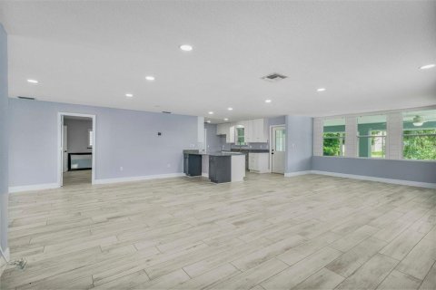 House in Crystal River, Florida 3 bedrooms, 227.24 sq.m. № 1866312 - photo 14