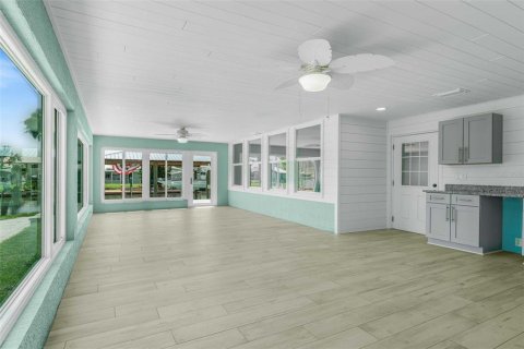 House in Crystal River, Florida 3 bedrooms, 227.24 sq.m. № 1866312 - photo 21