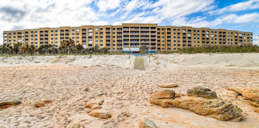 Condominio en Palm Coast, Florida, 3 dormitorios № 1533781