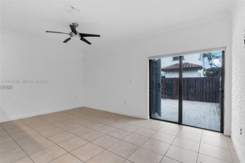 Adosado en venta en Homestead, Florida, 3 dormitorios, 130.25 m2 № 2017872 - foto 4