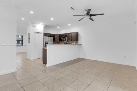 Adosado en venta en Homestead, Florida, 3 dormitorios, 130.25 m2 № 2017872 - foto 5