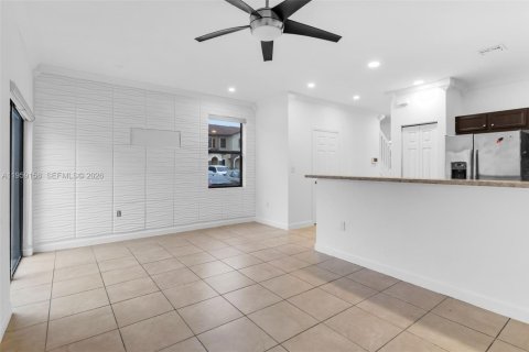 Adosado en venta en Homestead, Florida, 3 dormitorios, 130.25 m2 № 2017872 - foto 6