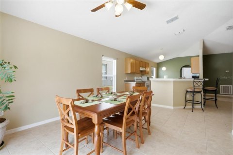 House in Davenport, Florida 3 bedrooms, 140.84 sq.m. № 2208018 - photo 18