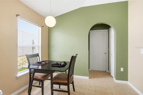 House in Davenport, Florida 3 bedrooms, 140.84 sq.m. № 2208018 - photo 15