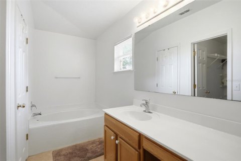House in Davenport, Florida 3 bedrooms, 140.84 sq.m. № 2208018 - photo 23