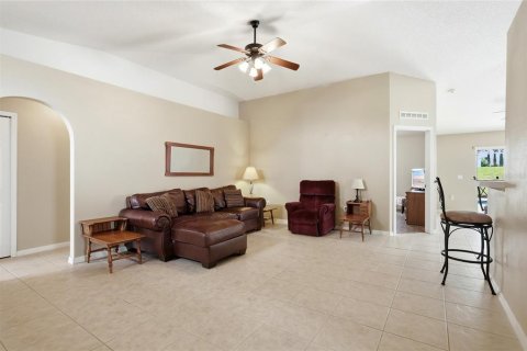 House in Davenport, Florida 3 bedrooms, 140.84 sq.m. № 2208018 - photo 11