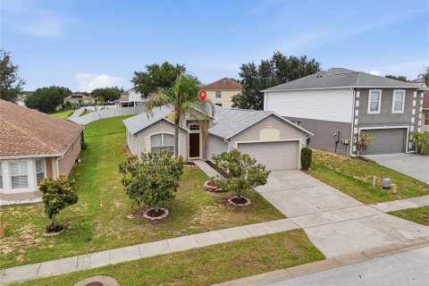 House in Davenport, Florida 3 bedrooms, 140.84 sq.m. № 2208018