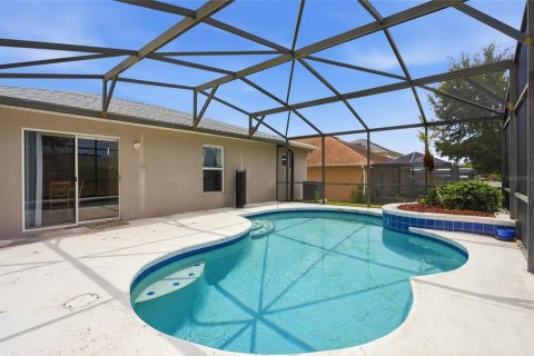 House in Davenport, Florida 3 bedrooms, 140.84 sq.m. № 2208018 - photo 4