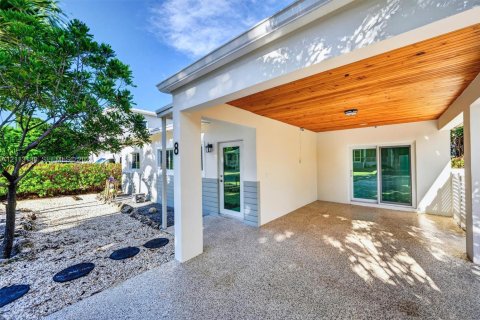 Villa ou maison à louer à Key Largo, Floride: 2 chambres, 111.2 m2 № 2433893 - photo 9