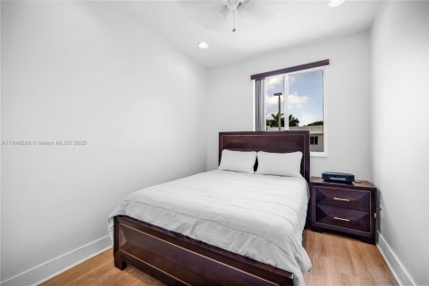 Adosado en venta en Miami, Florida, 3 dormitorios, 139.35 m2 № 1852270 - foto 18