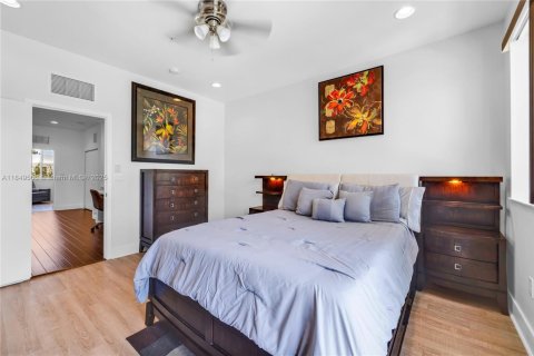 Adosado en venta en Miami, Florida, 3 dormitorios, 139.35 m2 № 1852270 - foto 13