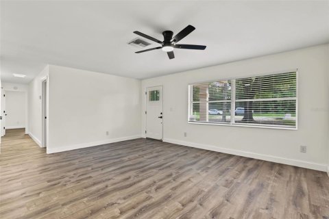 Villa ou maison à vendre à Melbourne, Floride: 4 chambres, 183.39 m2 № 2413770 - photo 7