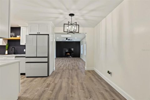 Villa ou maison à vendre à Melbourne, Floride: 4 chambres, 183.39 m2 № 2413770 - photo 10