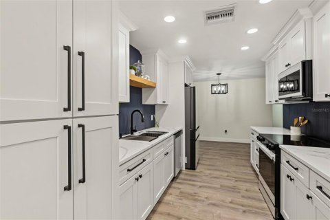 Villa ou maison à vendre à Melbourne, Floride: 4 chambres, 183.39 m2 № 2413770 - photo 13