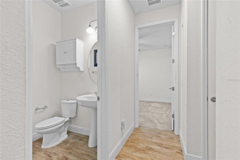 House in Winter Garden, Florida 7 bedrooms, 436.64 sq.m. № 2390914 - photo 19