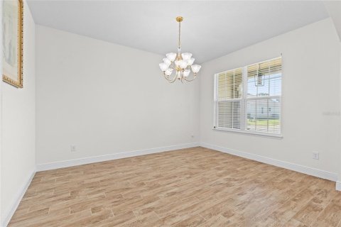 House in Winter Garden, Florida 7 bedrooms, 436.64 sq.m. № 2390914 - photo 7