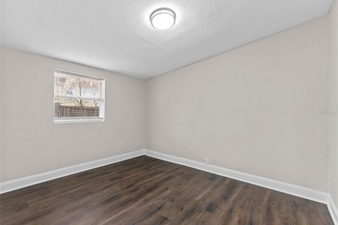 House in Tampa, Florida 3 bedrooms, 98.1 sq.m. № 2400200 - photo 13