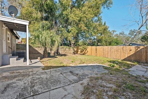 House in Tampa, Florida 3 bedrooms, 98.1 sq.m. № 2400200 - photo 16