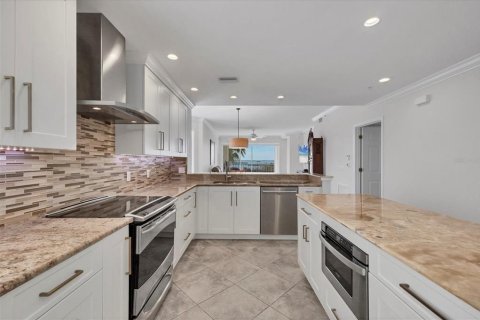 Condo in Placida, Florida, 3 bedrooms № 2201764 - photo 9